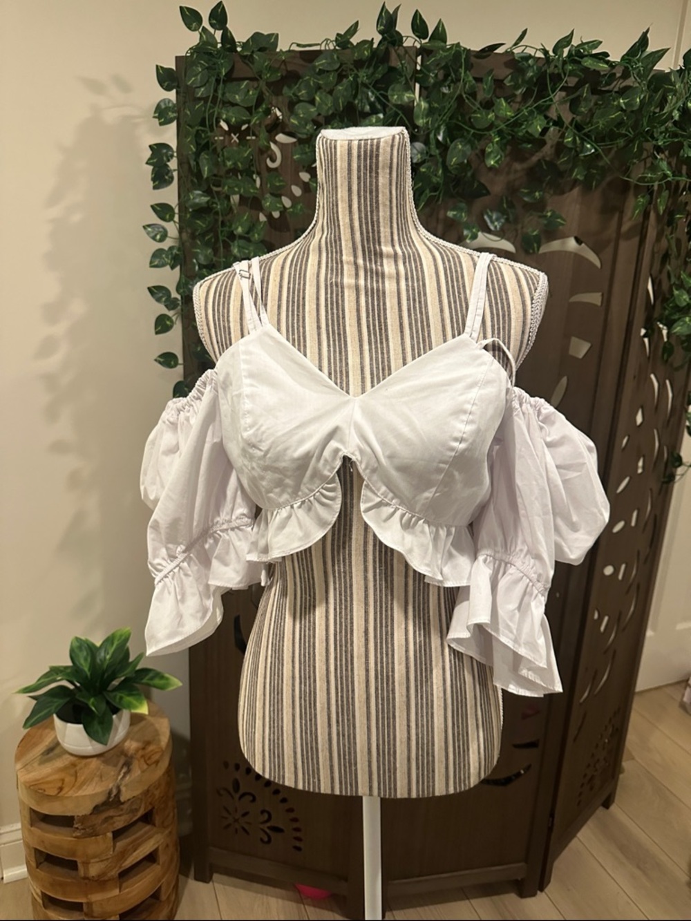 NWT Boutique Off Shoulder Cropped White Top